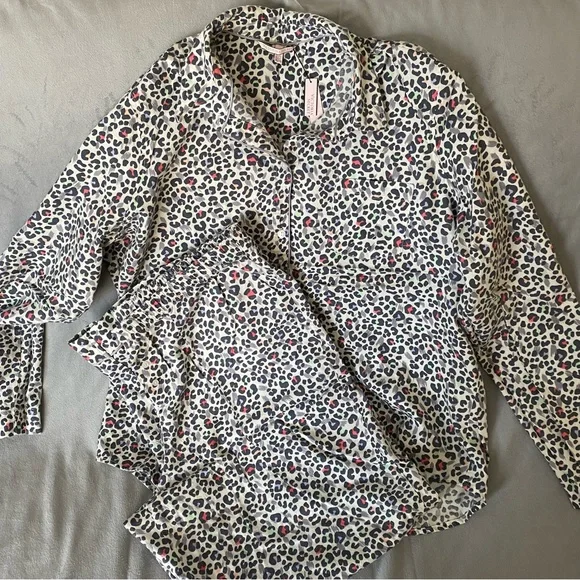 Victoria’s Secret cheetah print pajamas set - Picture 5 of 5